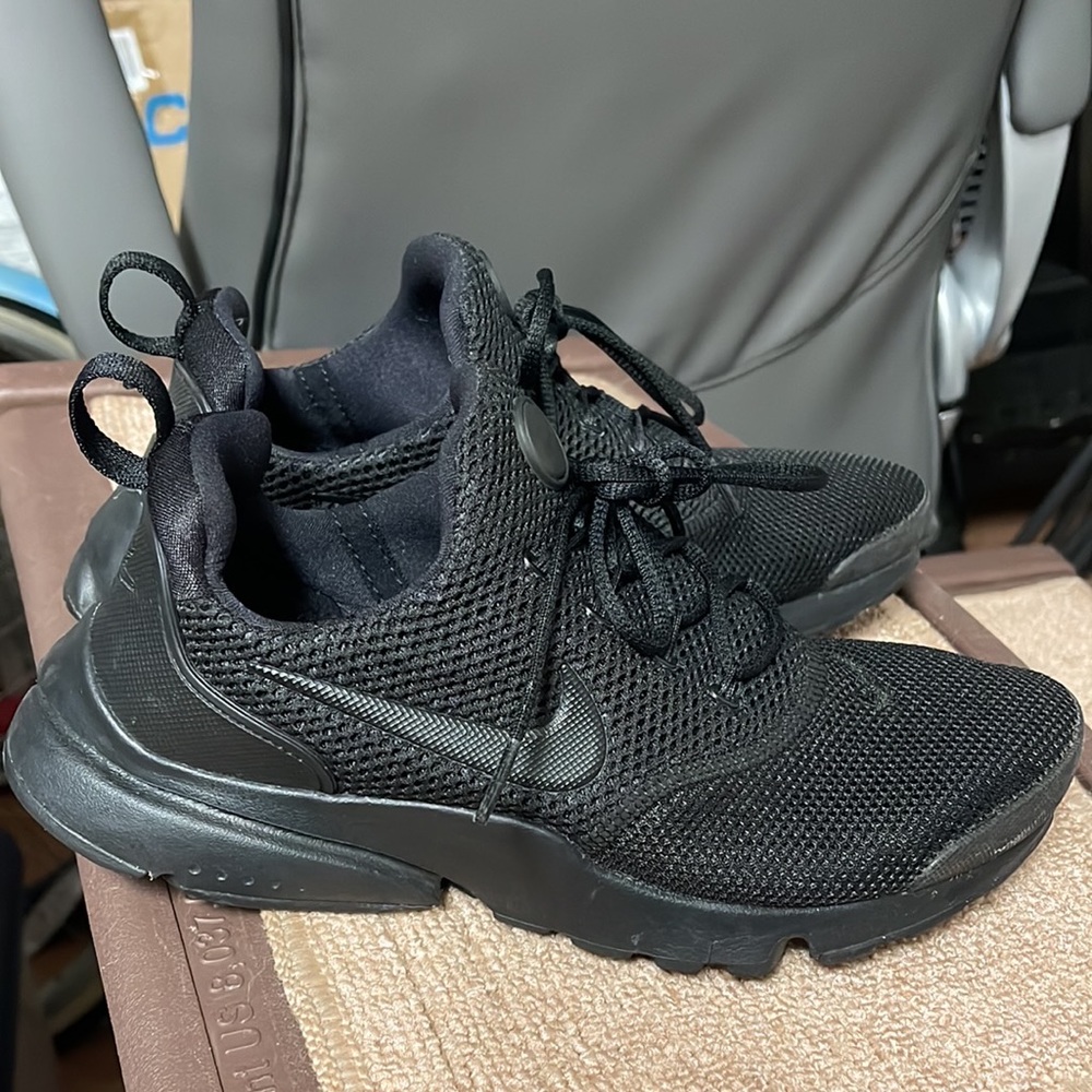 Nike woman’s sneakers size 7.5 all black